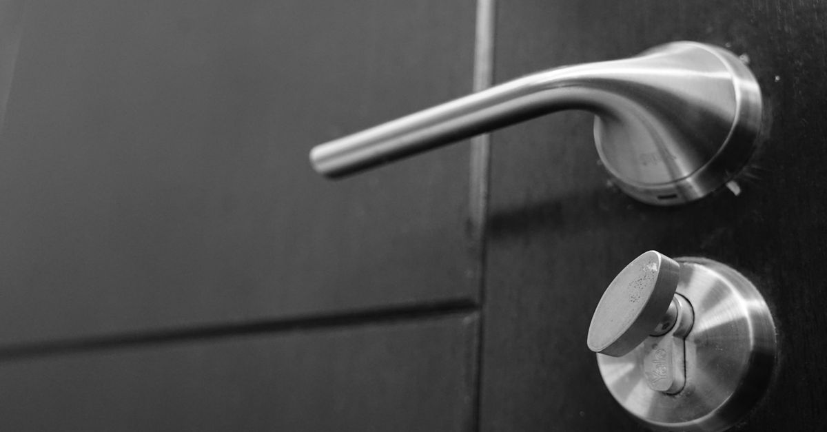 locksmith service technician — Empire Locksmith NYC